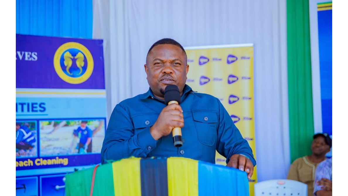 MKUU WA WILAYA YA MTWARA AZINDUA RASMI TAMASHA LA MSIMU WA NYANGUMI 2025